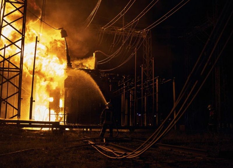 Rusia ataca centrales eléctricas de Ucrania