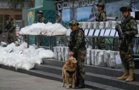 La Policía incautó más de una tonelada de cocaína en la Amazonía y principal puerto del Pacífico