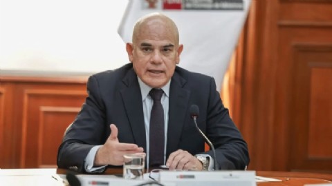 Álvarez respalda a Jerí tras el ‘Chifagate’ y descarta dejar la PCM