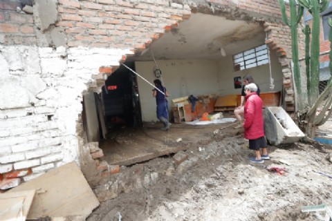 Lluvias y lahares golpean Arequipa: más de 2.500 afectados y daños en viviendas e infraestructura