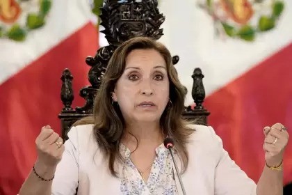 Duras críticas a la gestión de Boluarte: "La recesión se ve en las calles y en los bolsillos de la gente", advierten