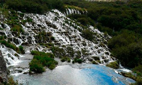 Huancaya: conozca sus aguas color esmeralda y sus cascadas escalonadas