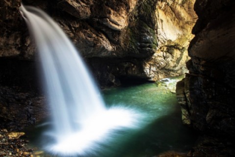 Cañon de Authisa: descienda cien metros bajo tierra y conozca bellos paisajes