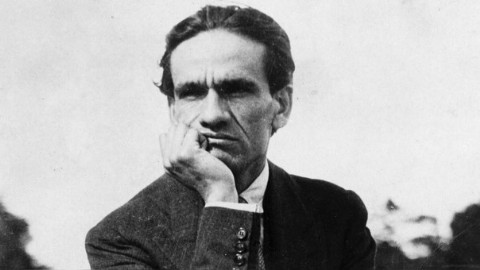 80 aniversario de la muerte de César Vallejo: el poeta del dolor humano