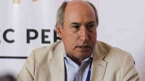 Embajador peruano en Israel: "Tú tienes que aprender a ir sola y si te meten la mano al culo, disfruta"