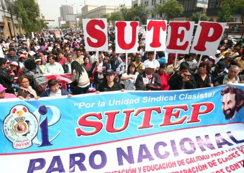 Profesores sostienen la huelga: desconocen acuerdo entre Ejecutivo y gobernadores