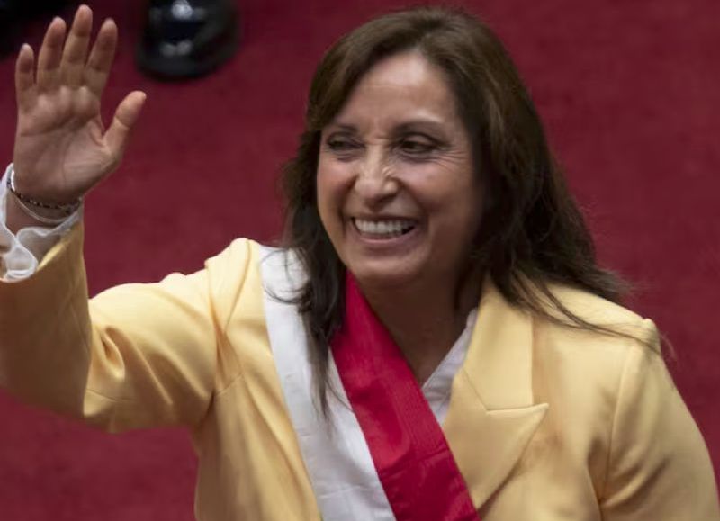 Duras críticas a Boluarte por la permanencia de Otárola y Torres en su gabinete