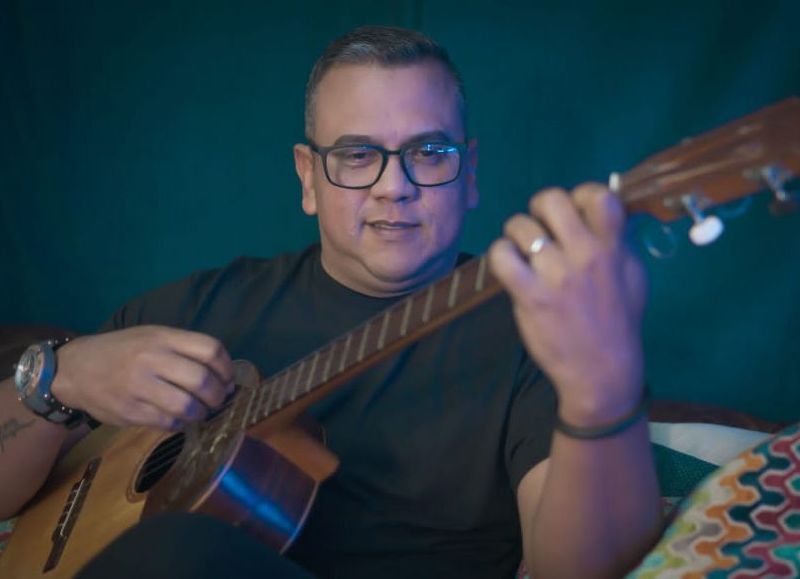 VIDEO | Ramir Salazar llega con La Maleta, traspasando fronteras