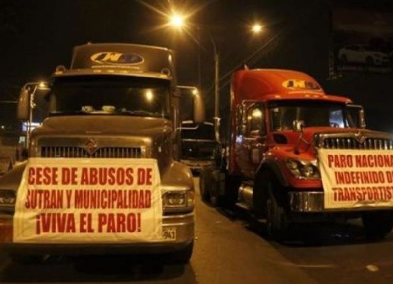 Transportistas de carga de Perú inician paro indefinido
