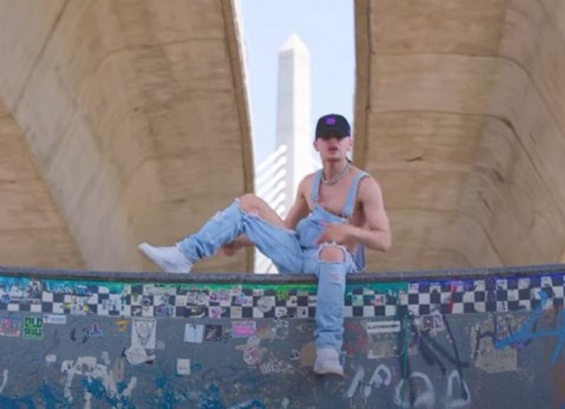 VIDEO | Ed Rox nos presenta "Las Bocinas" un tema dedicado al boxeador Edgar Berlanga