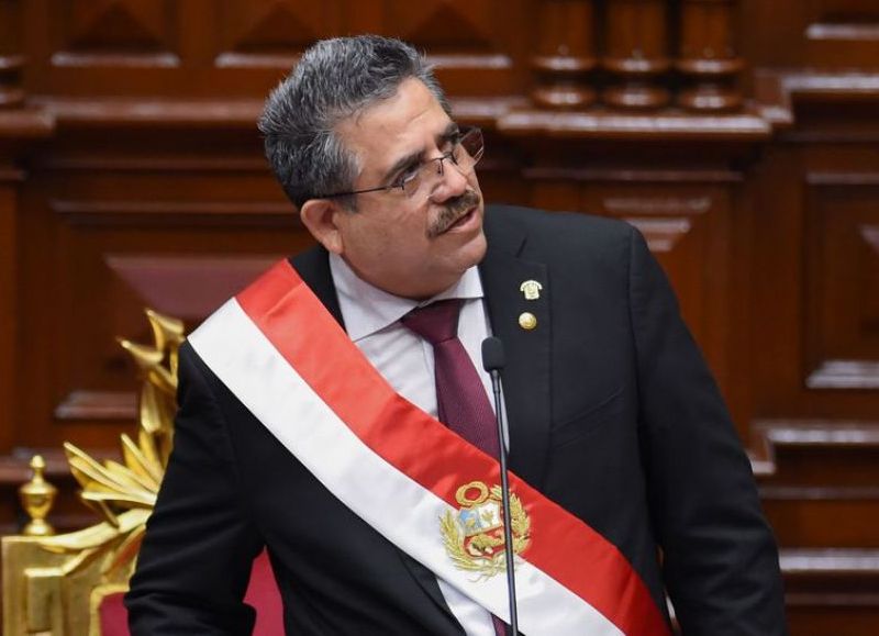 En medio de acusaciones de Golpe institucional, Manuel Merino juró como presidente