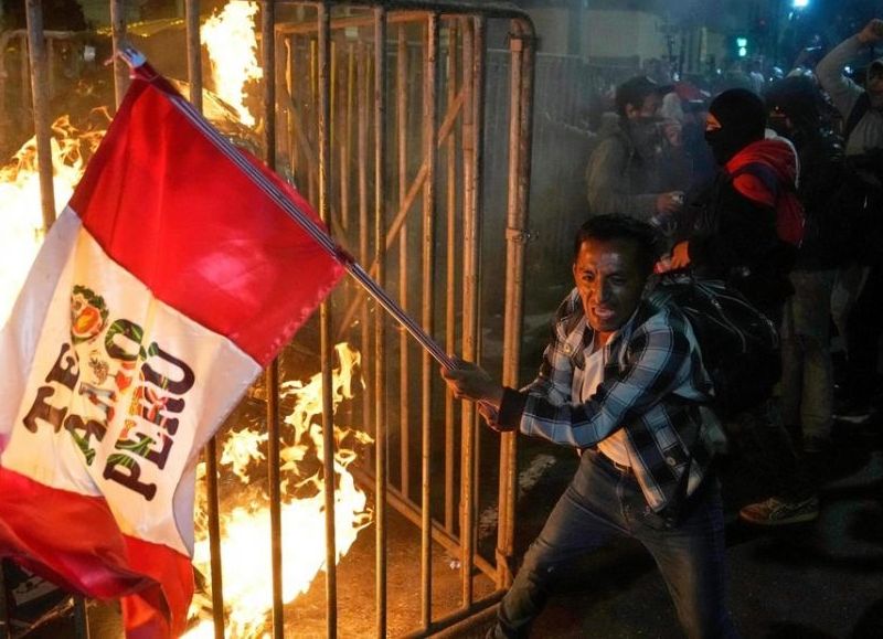 VIDEO | Al grito de "que se vayan todos", se desataron grandes manifestaciones en contra de José Jerí en Lima