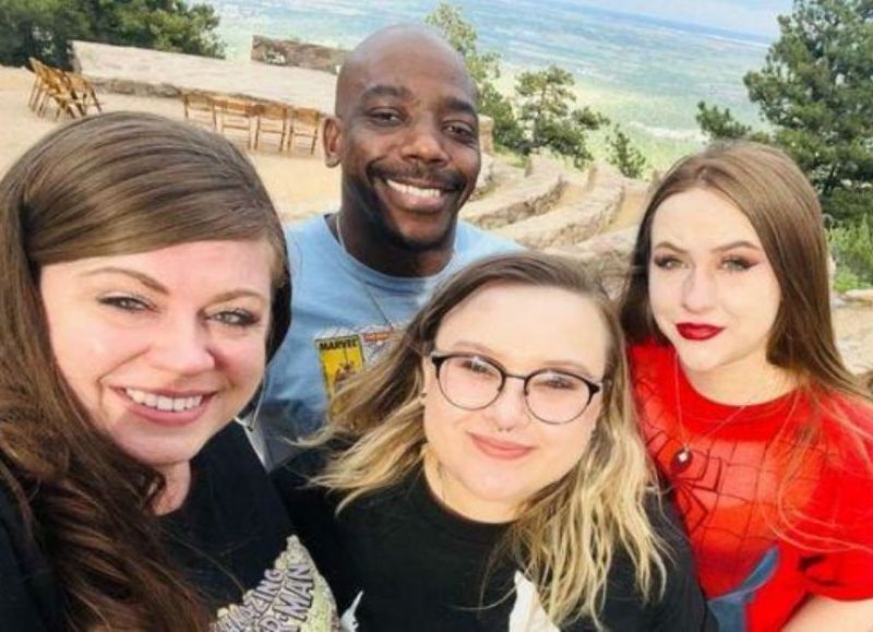 Nick Davis, el hombre que tiene tres esposas: "Vivo un sueño hecho realidad"