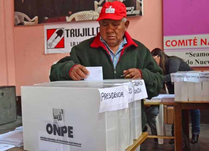 Las encuestas ganador a Yonhy Lescano para las presidenciales en Perú