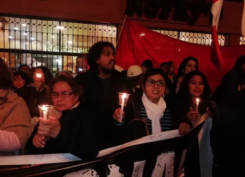 Vigilia frente al Congreso: miles de ciudadanos se movilizan y rechazan la elección del TC