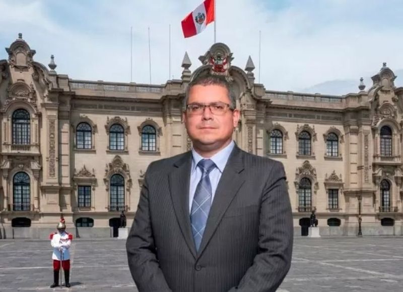 Balcázar cada vez más solo: a semanas de asumir, renunció el secretario general de la Presidencia