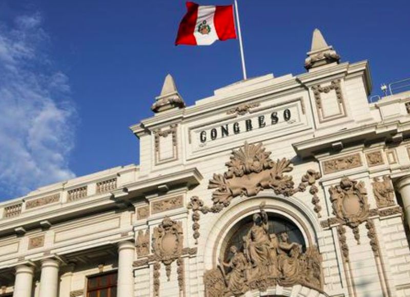 Castillo pende de un hilo: el Congreso lo citó y comienza una semana crítica para su Gobierno