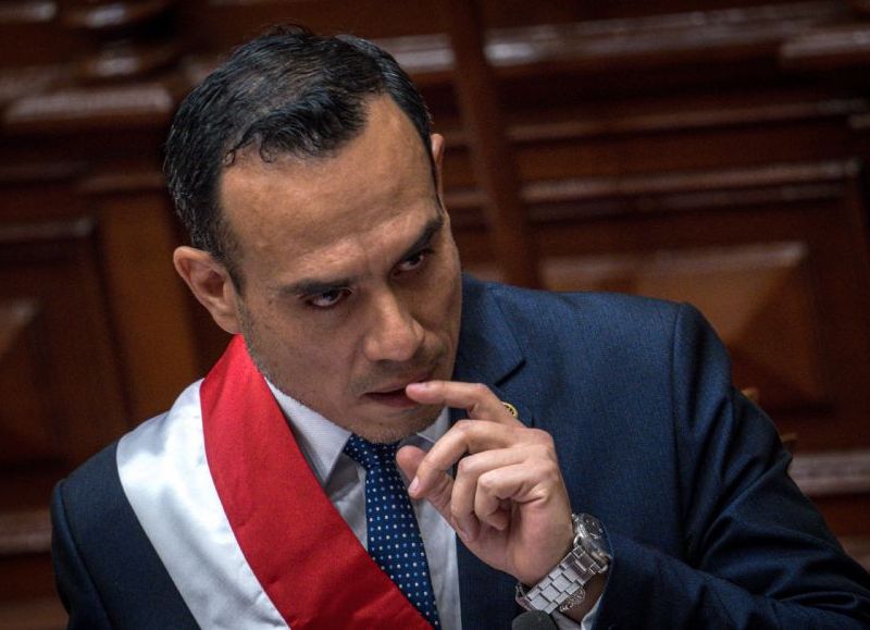 La Fiscalía suma otra investigación a Jerí por sus contrataciones irregulares, tras reuniones privadas en el Palacio