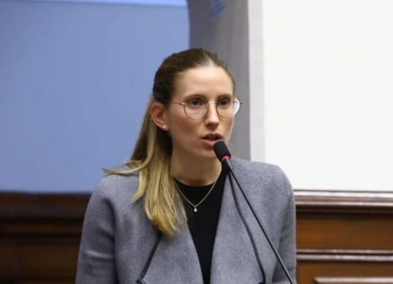 Adriana Tudela: "Pedro Castillo tiene que ser vacado"